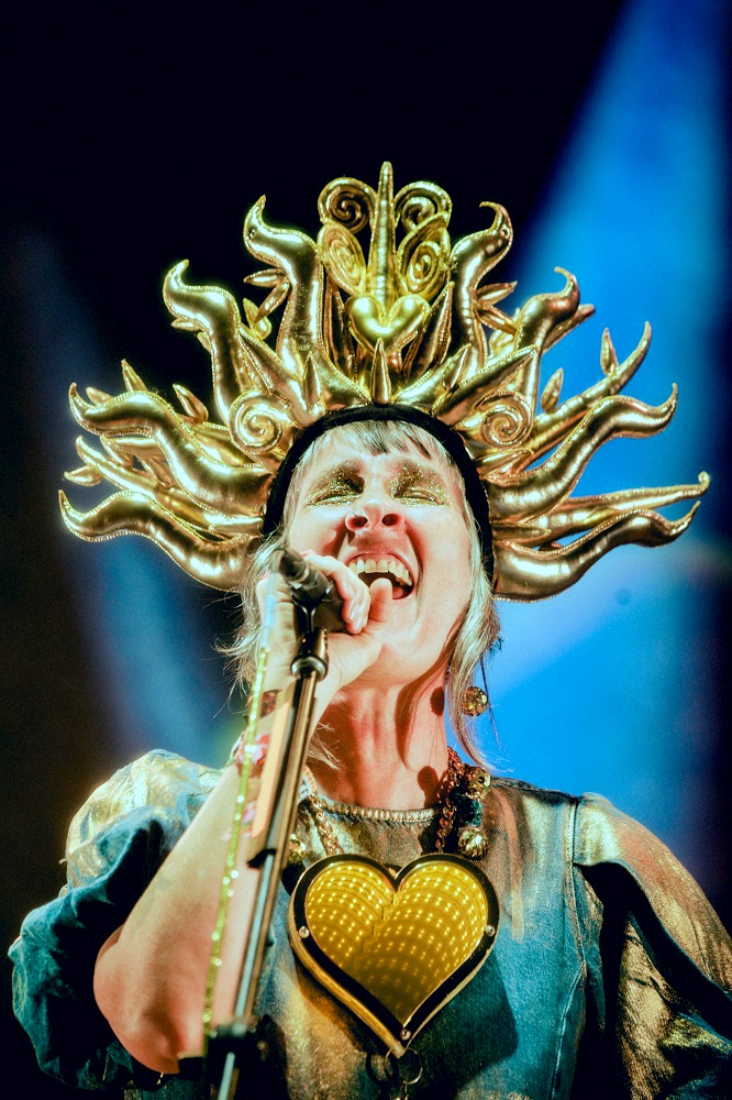 Andrea Echeverri, en el concierto de Aterciopelados en el Palacio de los Deportes de Bogotá, Colombia, 22 de abril de 2023. MARÍA ALEJANDRA VILLAMIZAR (@MAVA.VILLAMIZAR)