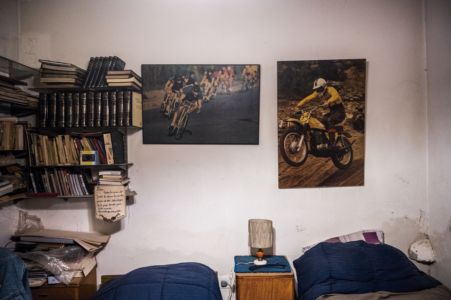 Habitación de Óscar, el hijo de Inés Rigo de Ragni. Fotografía del libro 'Madres y Abuelas'. LEO VACA Habitación de Óscar, el hijo de Inés Rigo de Ragni. Fotografía del libro 'Madres y Abuelas'. LEO VACA