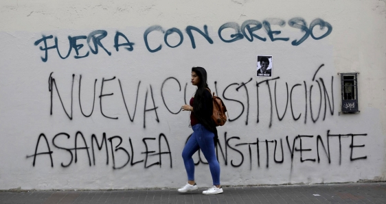 Pintadas contra el Congreso de Perú, en Lima, el 16 de diciembre de 2022. EFE/BIENVENIDO VELASCO