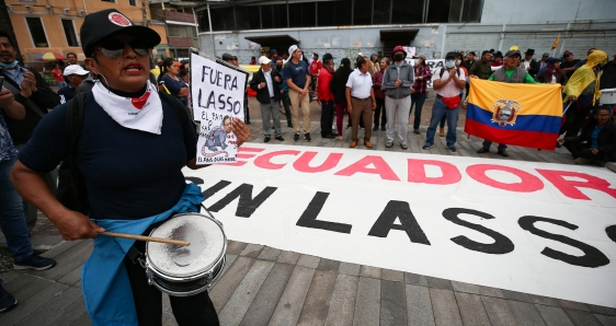 Manifestación en contra del presidente de Ecuador, Guillermo Lasso, en Quito, este 9 de mayo. EFE/JOSÉ JÁCOME