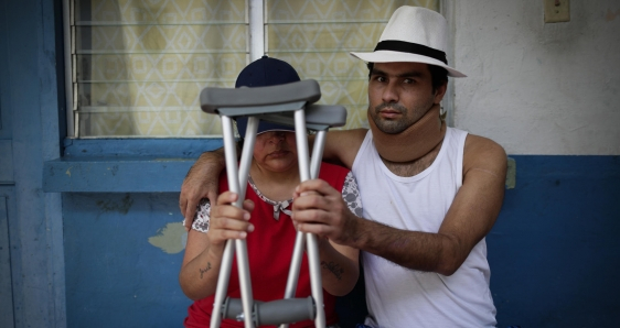 José Gregorio Hidalgo, el joven venezolano accidentado cuando migraba a EE UU, el 9 de mayo, con su pareja, en David, Panamá. EFE/BIENVENIDO BELASCO