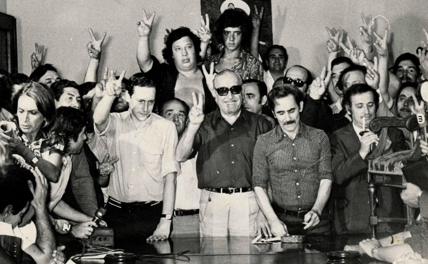 El candidato presidencial del Frente Justicialista, Héctor Cámpora, flanqueado por Juan Manuel Abal Medina y José Ignacio Rucci, en 1973. ARCHIVO El candidato presidencial del Frente Justicialista, Héctor Cámpora, flanqueado por Juan Manuel Abal Medina y José Ignacio Rucci, en 1973. ARCHIVO