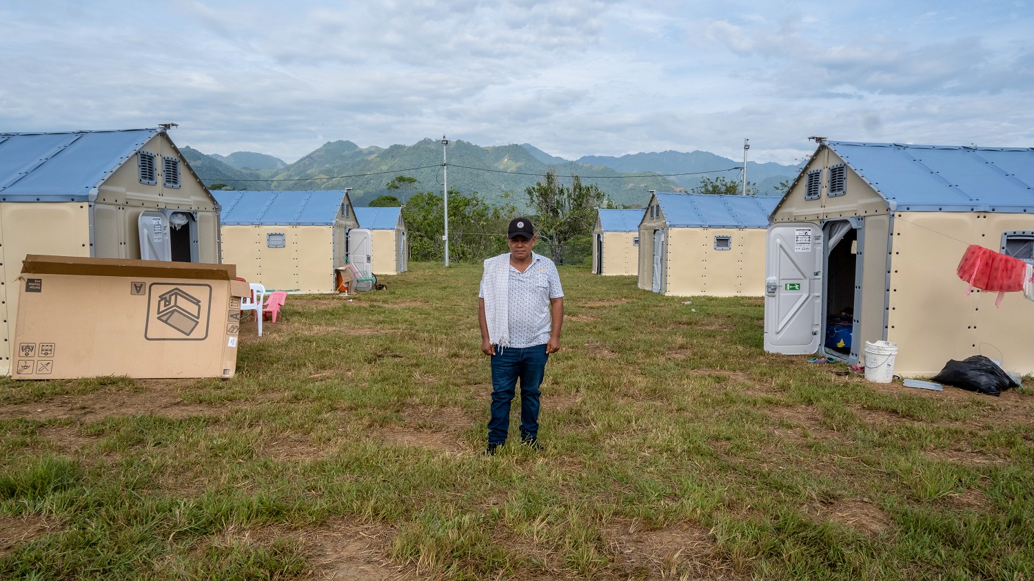 Hermídes, líder del ETCR Urías Rondón, en medio de las nuevas instalaciones, Colombia. MARIO TORO QUINTERO Hermídes, líder del ETCR Urías Rondón, en medio de las nuevas instalaciones, Colombia. MARIO TORO QUINTERO