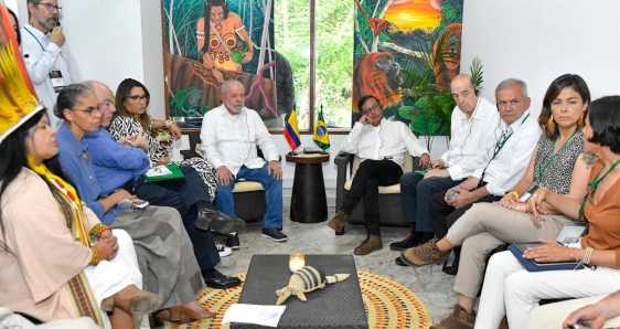 Los presidentes Lula da Silva y Gustavo Petro, reunidos para hablar sobre la defensa del Amazonas, en Leticia (Colombia), este 8 de julio. EFE/PRESIDENCIA DE COLOMBIA