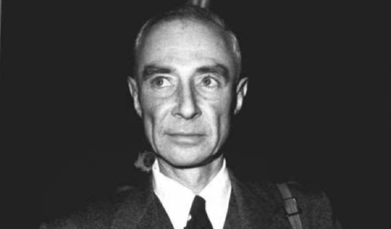 Robert Oppenheimer, el padre de la bomba atómica, en Perú, en 1962. ARCHIVO EL COMERCIO
