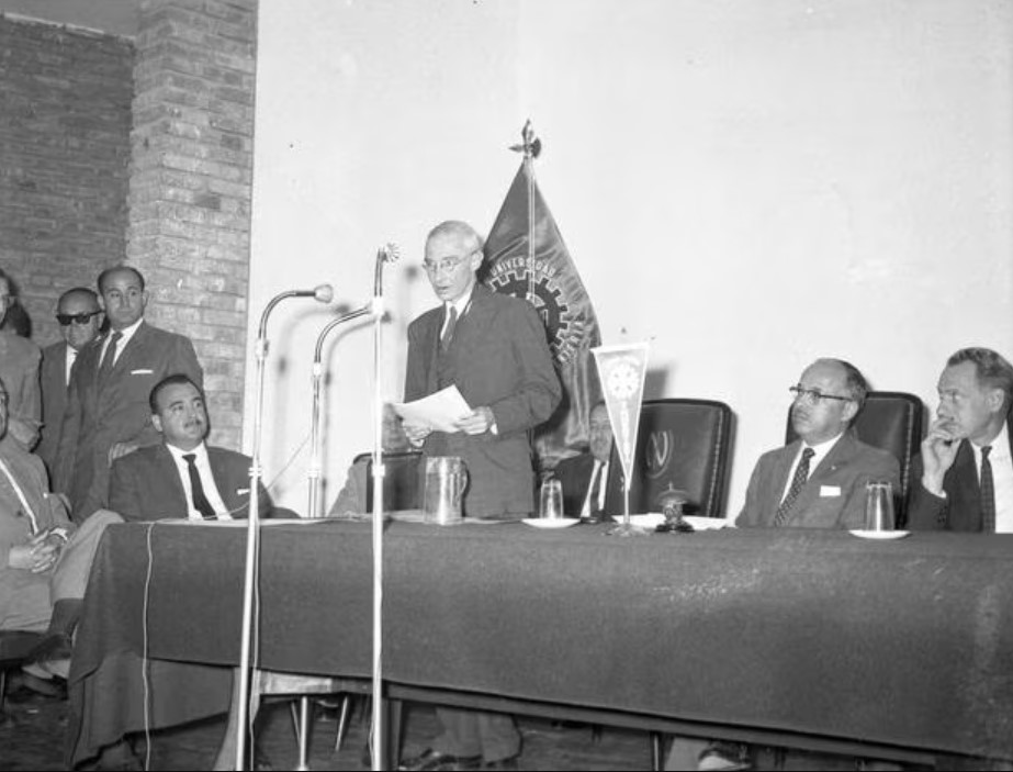 Oppenheimer, en su conferencia en la Universidad Nacional de Ingeniería, en Lima, 1962. ARCHIVO EL COMERCIO
