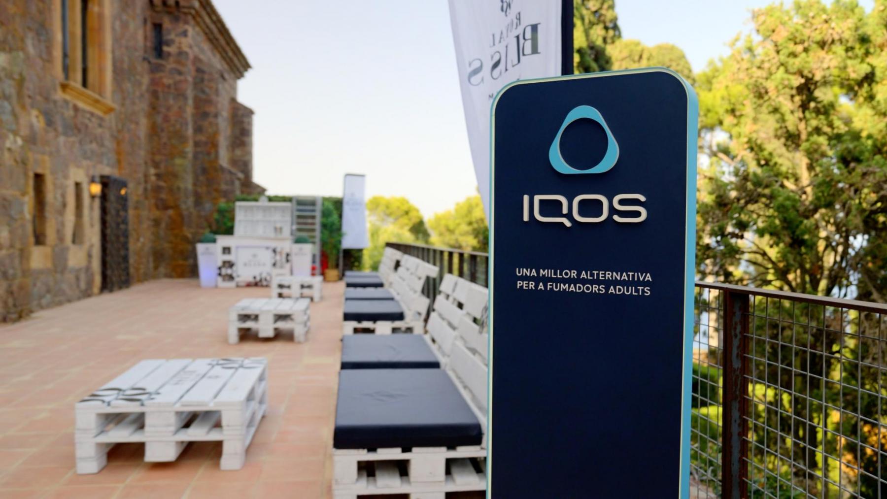 IQOS cuenta con un stand para sus clientes en el festival de Cap Roig. PMI