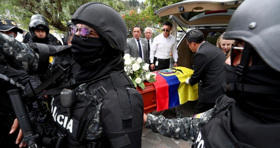 Traslado del féretro del candidato presidencial Fernando Villavicencio, en Quito, Ecuador, el 11 de agosto de 2023. EFE/JOSÉ JÁCOME