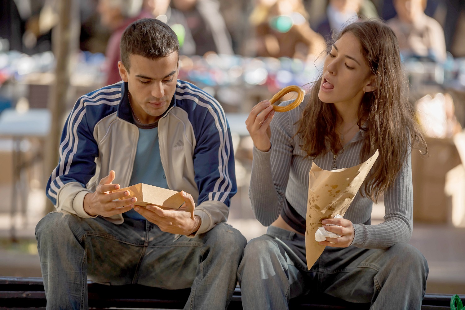 Óscar Casas y Candela González, en la película 'Mi soledad tiene alas', de Mario Casas. LAU BACANAL Óscar Casas y Candela González, en la película 'Mi soledad tiene alas', de Mario Casas. LAU BACANAL