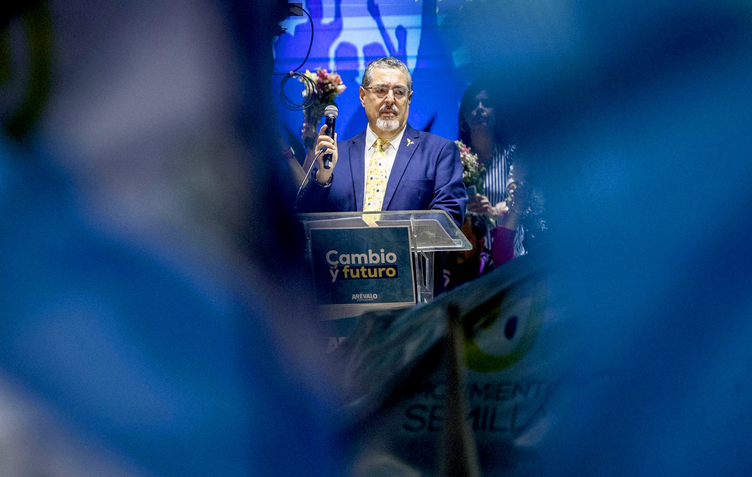 Bernardo Arévalo, en su cierre de campaña, en Ciudad de Guatemala, el 16 de agosto. EFE/ESTEBAN BIBA