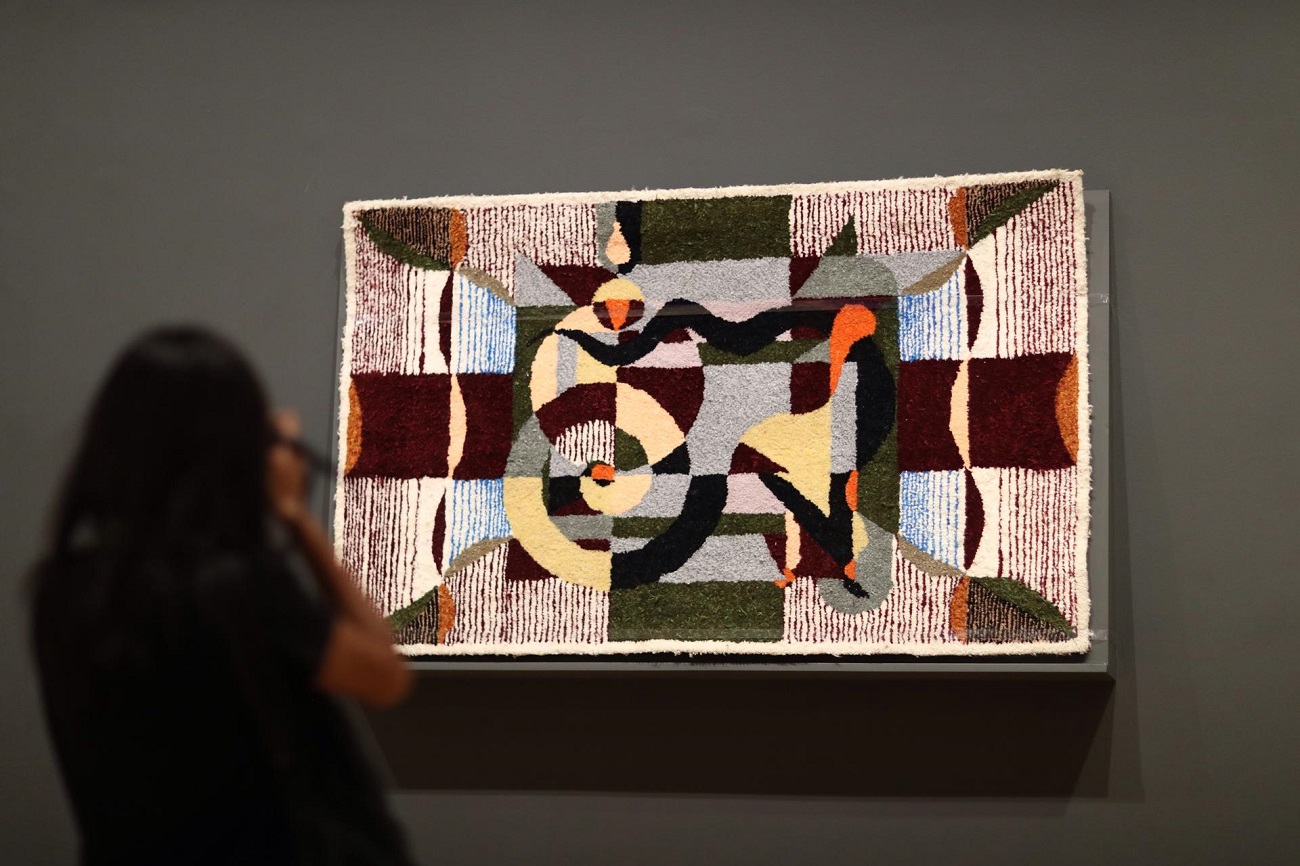 Una obra de de Santos Balnori en la exposición 'Huella indeleble', en el Museo Nacional de Arte de Ciudad de México, este 27 de septiembre. EFE/SÁSHENKA GUTIÉRREZ