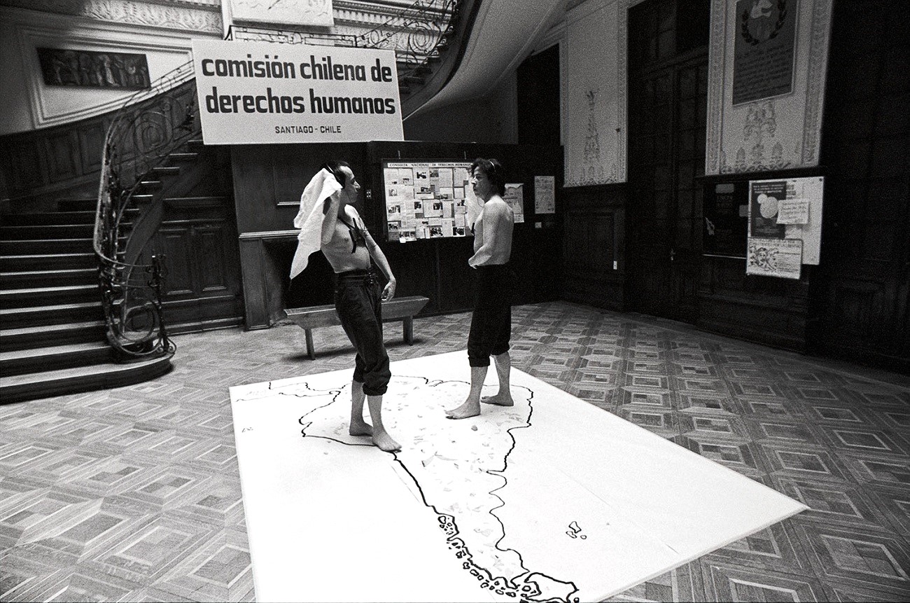 Yeguas del Apocalipsis, en la performance 'La conquista de América', 1989. PAZ ERRAZURIZ