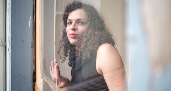 La escritora brasileña Amara Moira, autora de ‘Y si yo fuera puta’. CINTIA ANTUNES