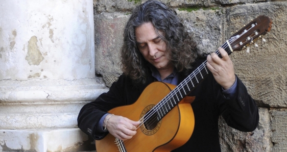 El guitarrista Tomatito, que actuará en la gala flamenca de Sevilla previa a los Grammy Latinos. ARCHIVO