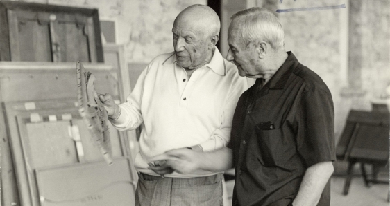 Pablo Picasso y Joan Miró, en Mougins, Francia, en 1967. JACQUELINE ROQUE