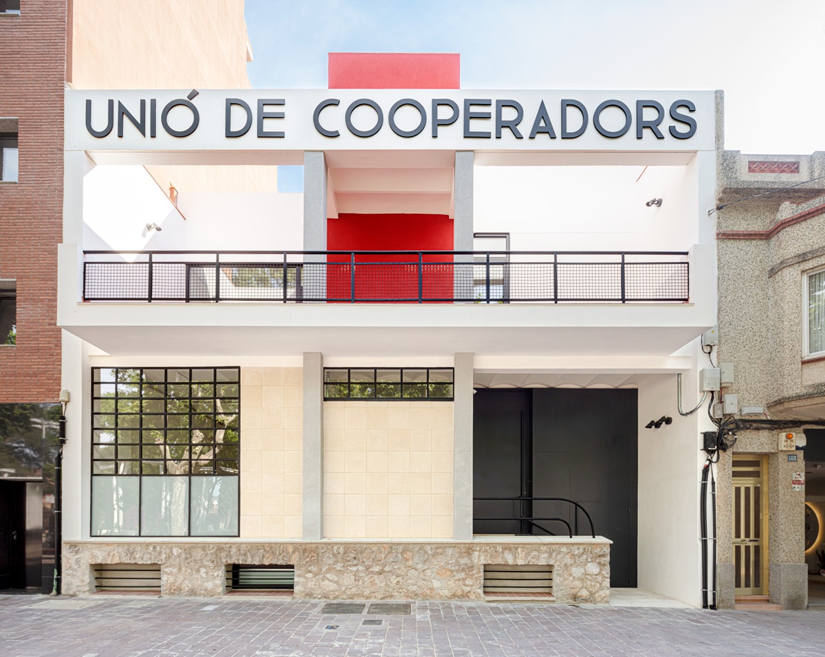 Edificio de la Unió de Cooperadors, en Gavá. ADRIÀ GOULA Edificio de la Unió de Cooperadors, en Gavá. ADRIÀ GOULA