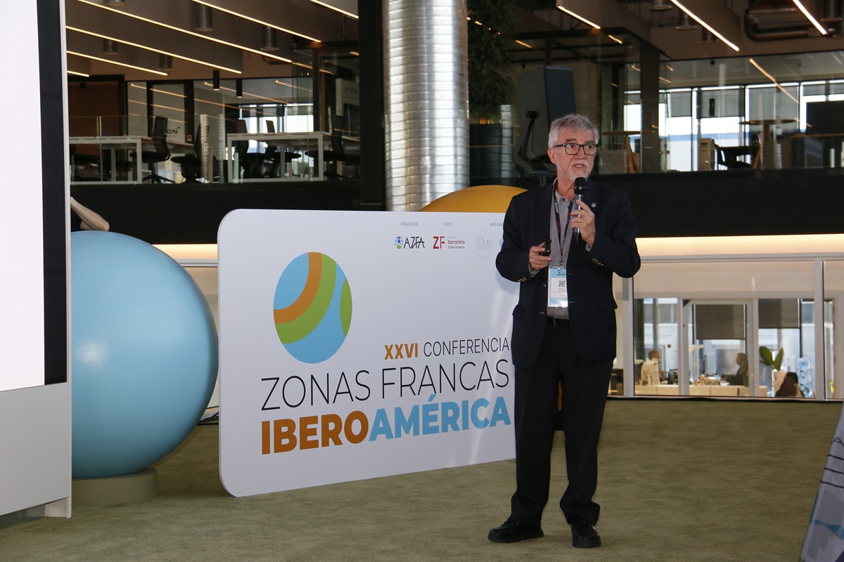 El director del Barcelona Supercomputing Center, Mateo Valero, en su intervención en la Conferencia de Zonas Francas de Iberoamérica. CZFB