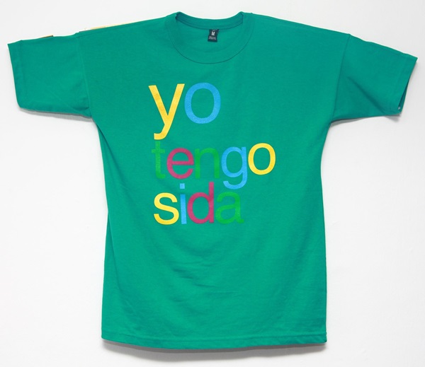 Camiseta 'Yo tengo sida', diseñada por Roberto Jacoby y Mariana Sainz. CORTESÍA