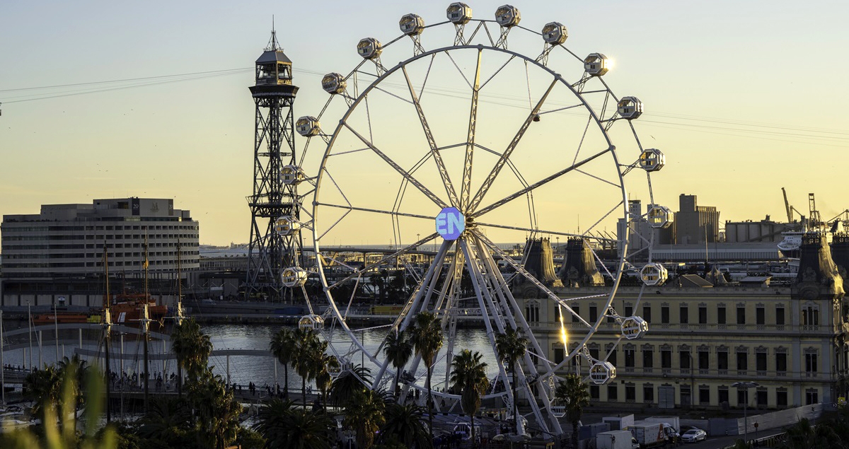 El Port Vell de Barcelona, con su noria. BARCELONA TURISME