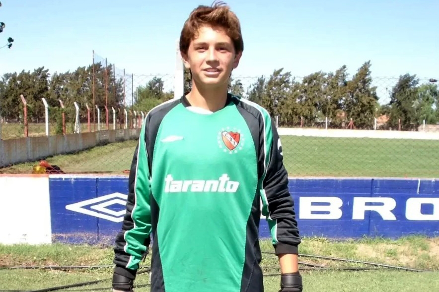 Emiliano Dibu Martínez, en los juveniles de Independiente. JUAN CRUZ ANSELMI