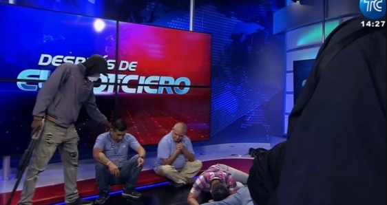Asalto de un grupo armado al canal Guayaquil TC Televisión, este 9 de febrero, durante la crisis de violencia en Ecuador. TC