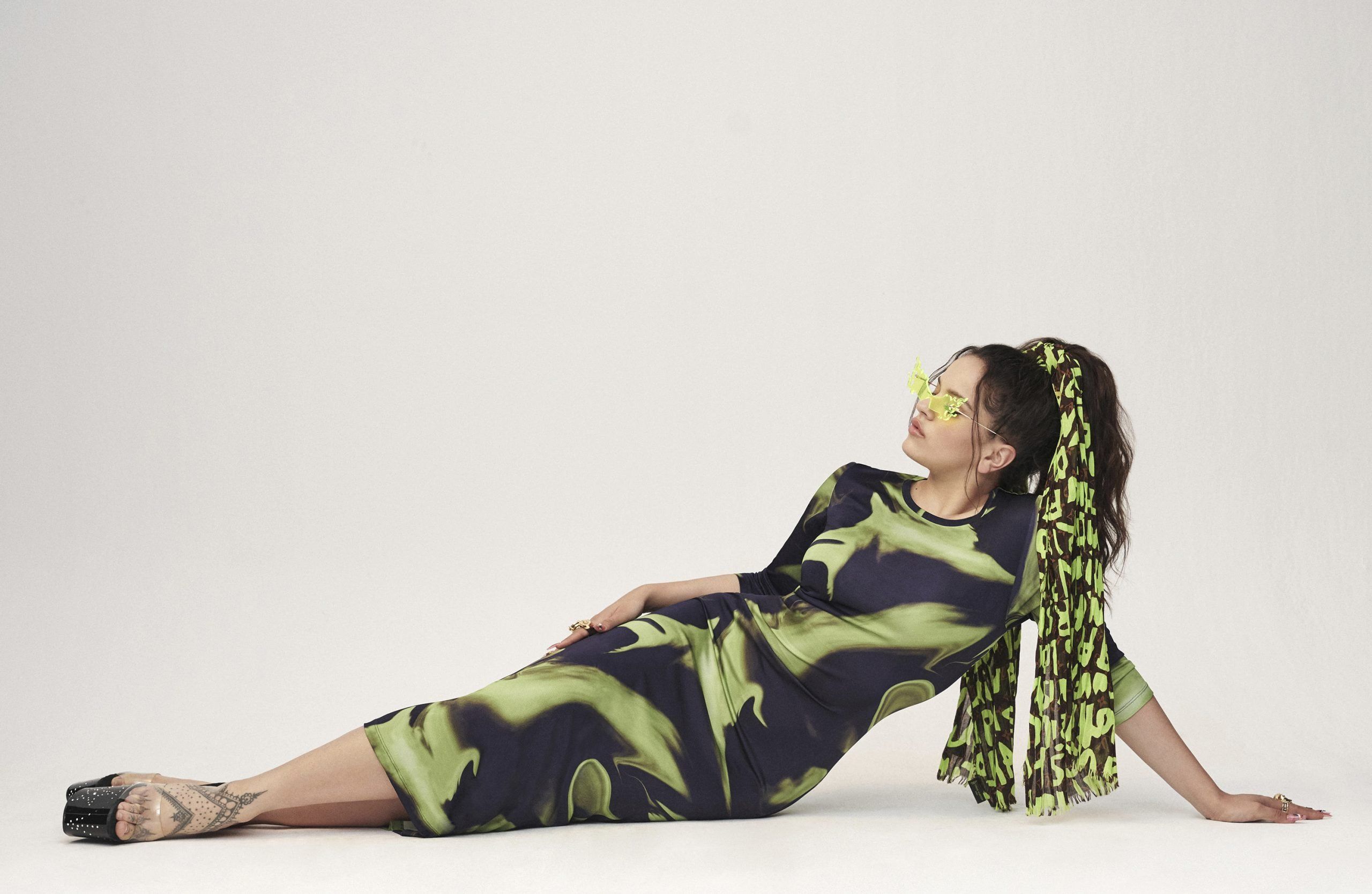 La cantante española Rosalía, en una imagen promocional, con un vestido de Paloma Wool. SONY MUSIC