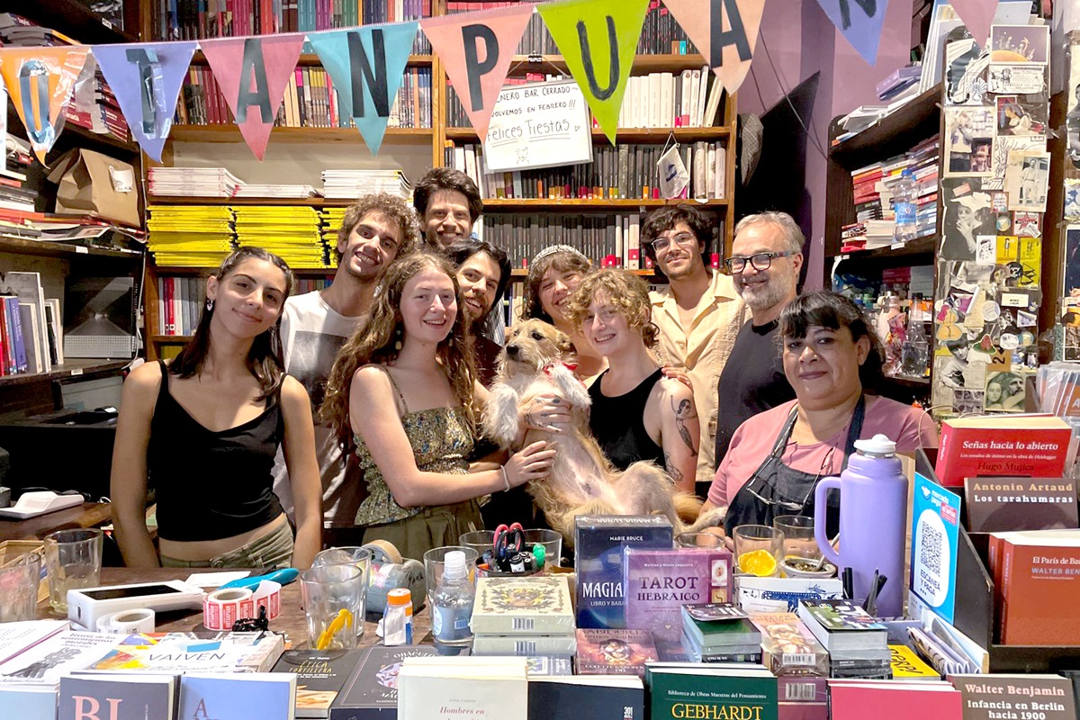 El equipo de la librería Notanpuan. CORTESÍA