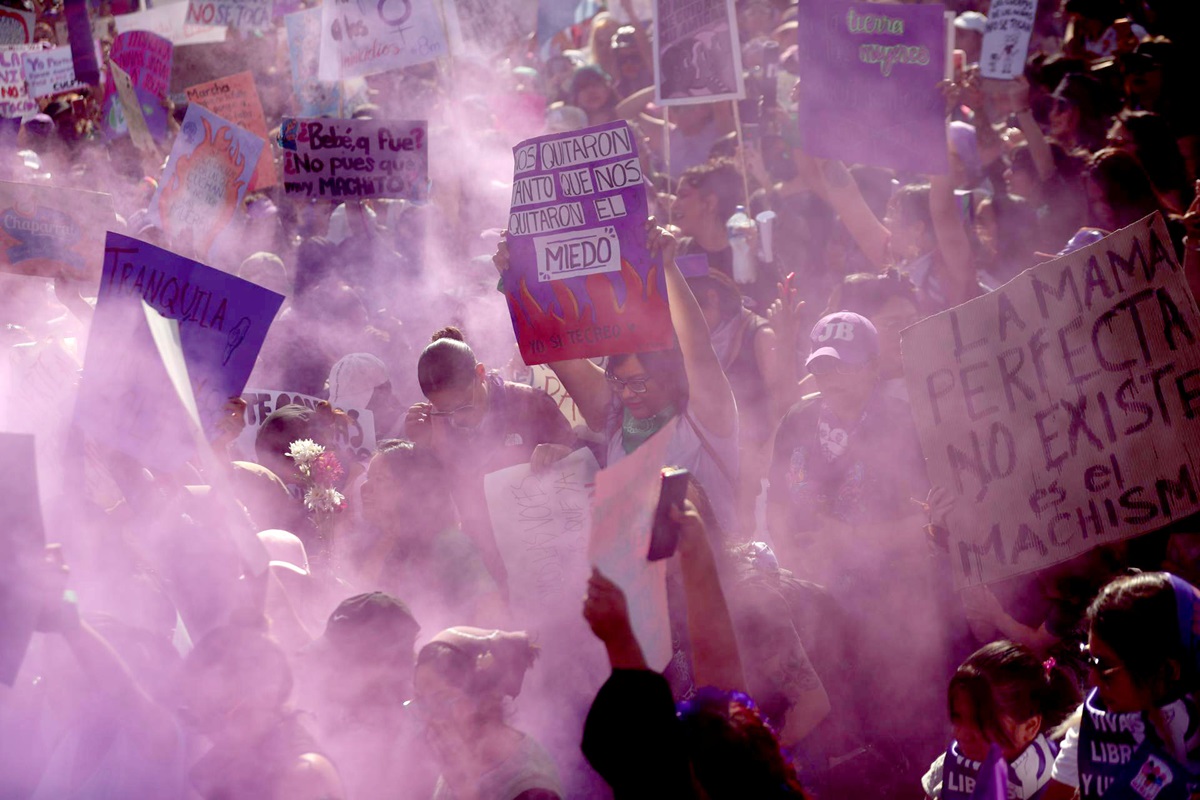 Manifestación feminista por el Día Internacional de la Mujer en Ciudad de México, 8 de marzo de 2023. EFE/SÁSHENKA GUTIÉRREZ Manifestación feminista por el Día Internacional de la Mujer en Ciudad de México, 8 de marzo de 2023. EFE/SÁSHENKA GUTIÉRREZ