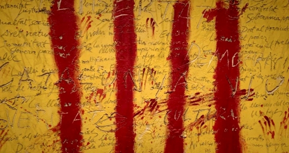 Detalle de la obra 'L'esperit català', de Antoni Tàpies (1971), expuesta en el Museo Reina Sofía de Madrid. A.M.