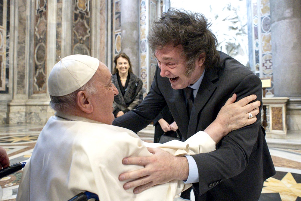 El papa Francisco con el presidente de Argentina, Javier Milei, en San Pedro del Vaticano, 11 de febrero de 2024. EFE/EPA/VATICAN MEDIA El papa Francisco con el presidente de Argentina, Javier Milei, en San Pedro del Vaticano, 11 de febrero de 2024. EFE/EPA/VATICAN MEDIA