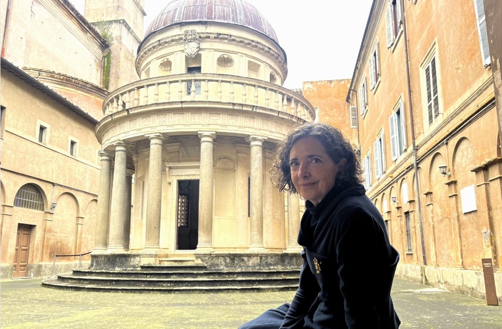 La arquitecta chilena Cecilia Puga, en la Real Academia de España en Roma. EFE/MIGUEL SALVATIERRA