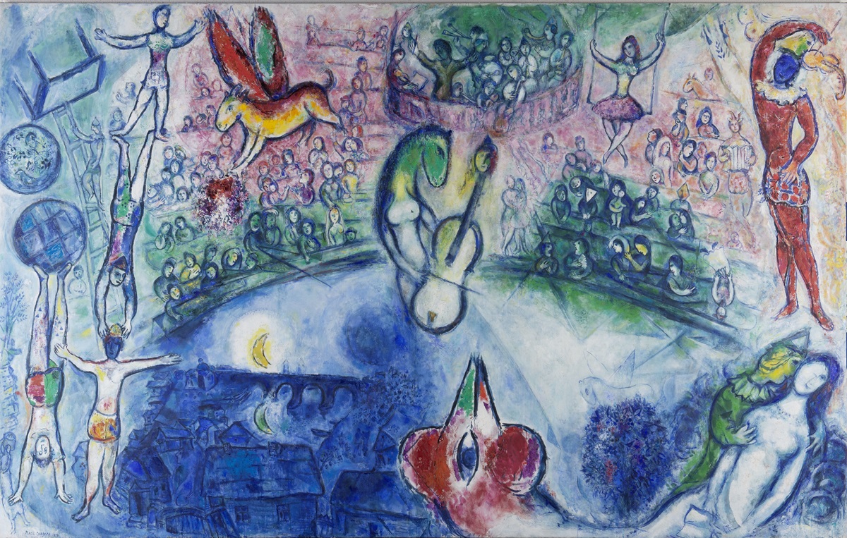 Marc Chagall, 'Commedia dell’arte', 1959. Técnica mixta sobre lienzo, 255 × 400 cm. Adolf und Luisa Haeuser-Stiftung für Kunst- und Kulturpflege, Hattersheim am Main (Alemania). © MARC CHAGALL / VEGAP, MADRID 2024