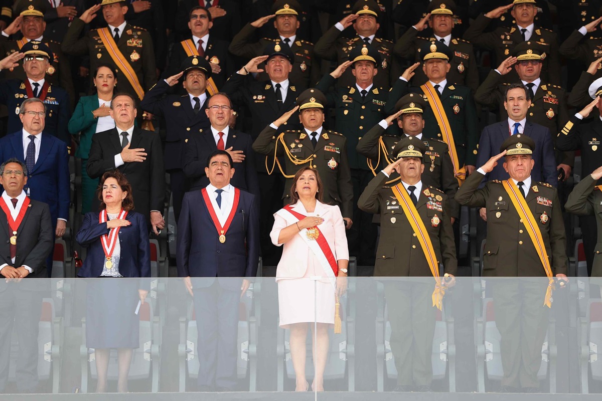 La presidenta de Perú, Dina Boluarte, en el Día del Ejército en Lima, 9 diciembre 2022. EFE/PRESIDENCIA DEL PERÚ