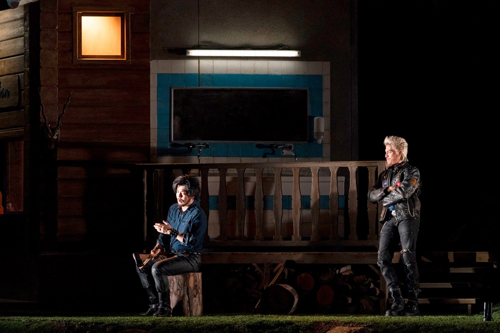 El tenor Joel Prieto, en la ópera Così fan tutte, en elNew National Theater de Tokio. NNTT El tenor Joel Prieto, en la ópera Così fan tutte, en elNew National Theater de Tokio. NNTT