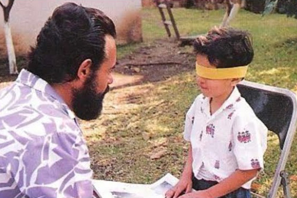 Jacobo Grinberg, en un experimento de visión extraocular. ARCHIVO Jacobo Grinberg, en un experimento de visión extraocular. ARCHIVO
