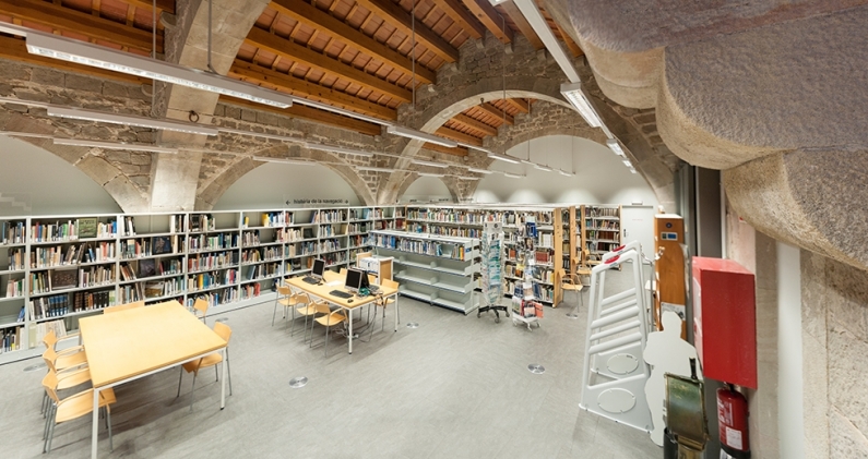 La biblioteca del Museo Marítimo de Barcelona La biblioteca del Museo Marítimo de Barcelona