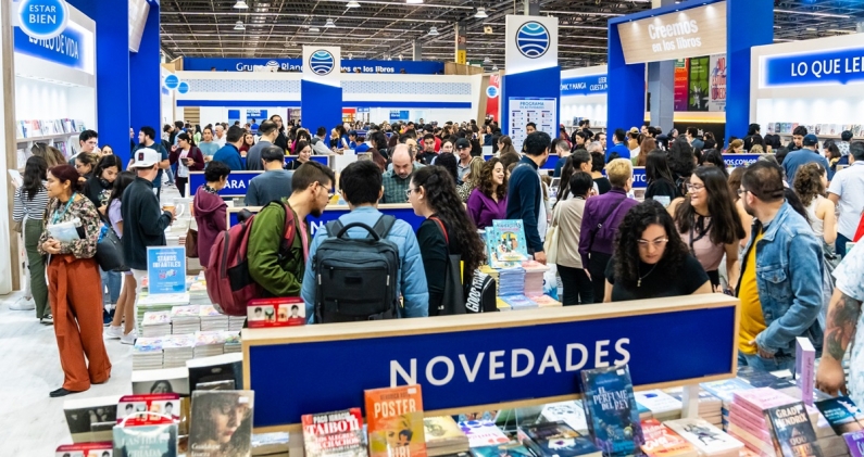 Asistentes recorren los pasillos de la FIL de Guadalajara, una de las citas editoriales más importantes del mundo hispano. FIL/NABIL QUINTERO Asistentes recorren los pasillos de la FIL de Guadalajara, una de las citas editoriales más importantes del mundo hispano. FIL/NABIL QUINTERO