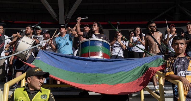La historia de La Banda Indomable refleja la persistencia de las hinchadas en ciudades periféricas sin grandes clubes ni coberturas mediáticas.. M.T.Q. La historia de La Banda Indomable refleja la persistencia de las hinchadas en ciudades periféricas sin grandes clubes ni coberturas mediáticas.. M.T.Q.