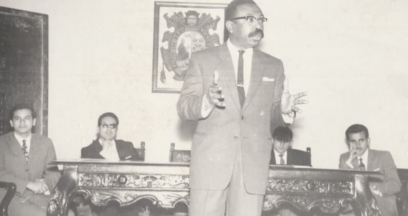 Nicomedes usó la poesía y la tradición oral como herramientas de reflexión académica y denuncia social. ARCHIVO FAMILIA SANTA CRUZ Nicomedes usó la poesía y la tradición oral como herramientas de reflexión académica y denuncia social. ARCHIVO FAMILIA SANTA CRUZ