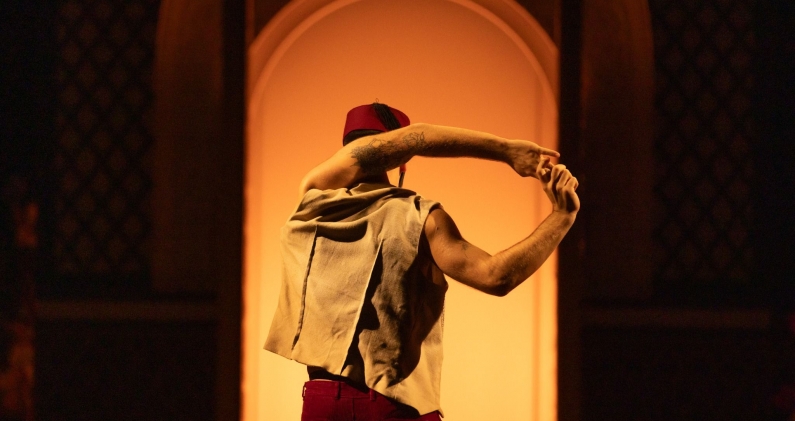 Sidi Larbi Cherkaoui presenta una propuesta donde la danza se convierte en un viaje íntimo. FESTIVAL GREC Sidi Larbi Cherkaoui presenta una propuesta donde la danza se convierte en un viaje íntimo. FESTIVAL GREC