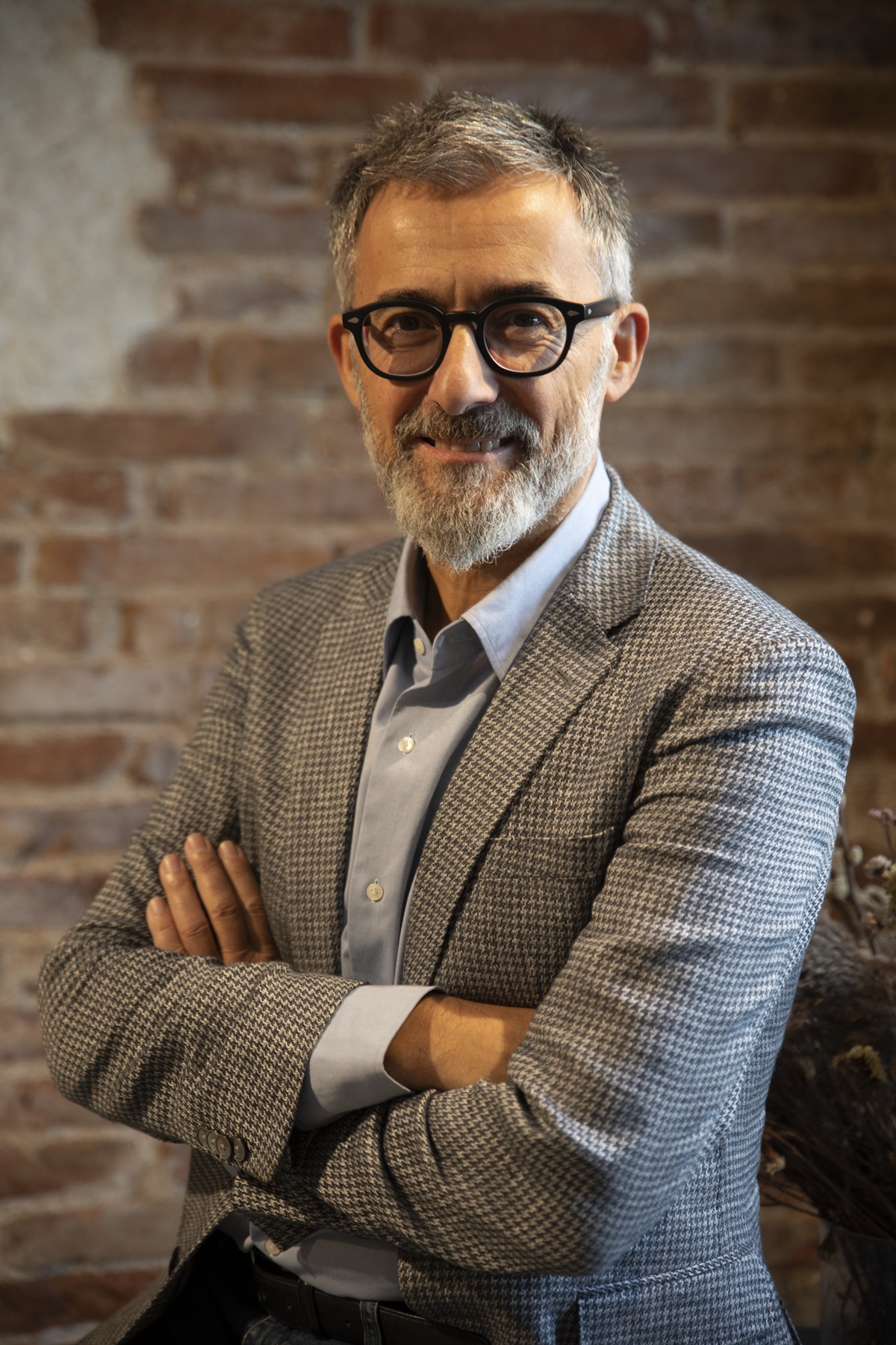 El consultor político Antoni Gutiérrez-Rubí, autor de “Polarización, soledad y algoritmos”, donde analiza el desencanto político de la Generación Z. YARUMO STUDIO
