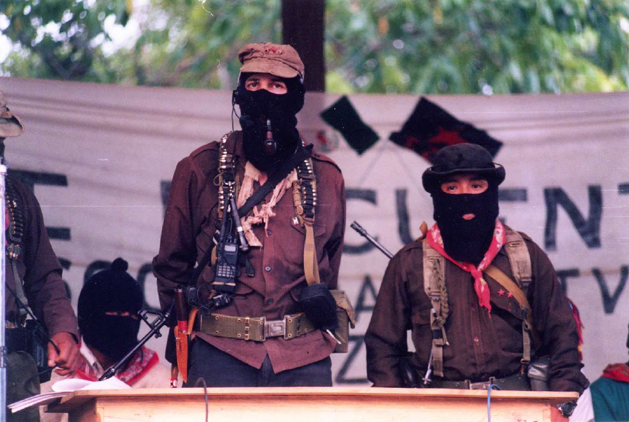 El subcomandante Marcos y el comandante Tacho en La Realidad, Chiapas, octubre de 1999.