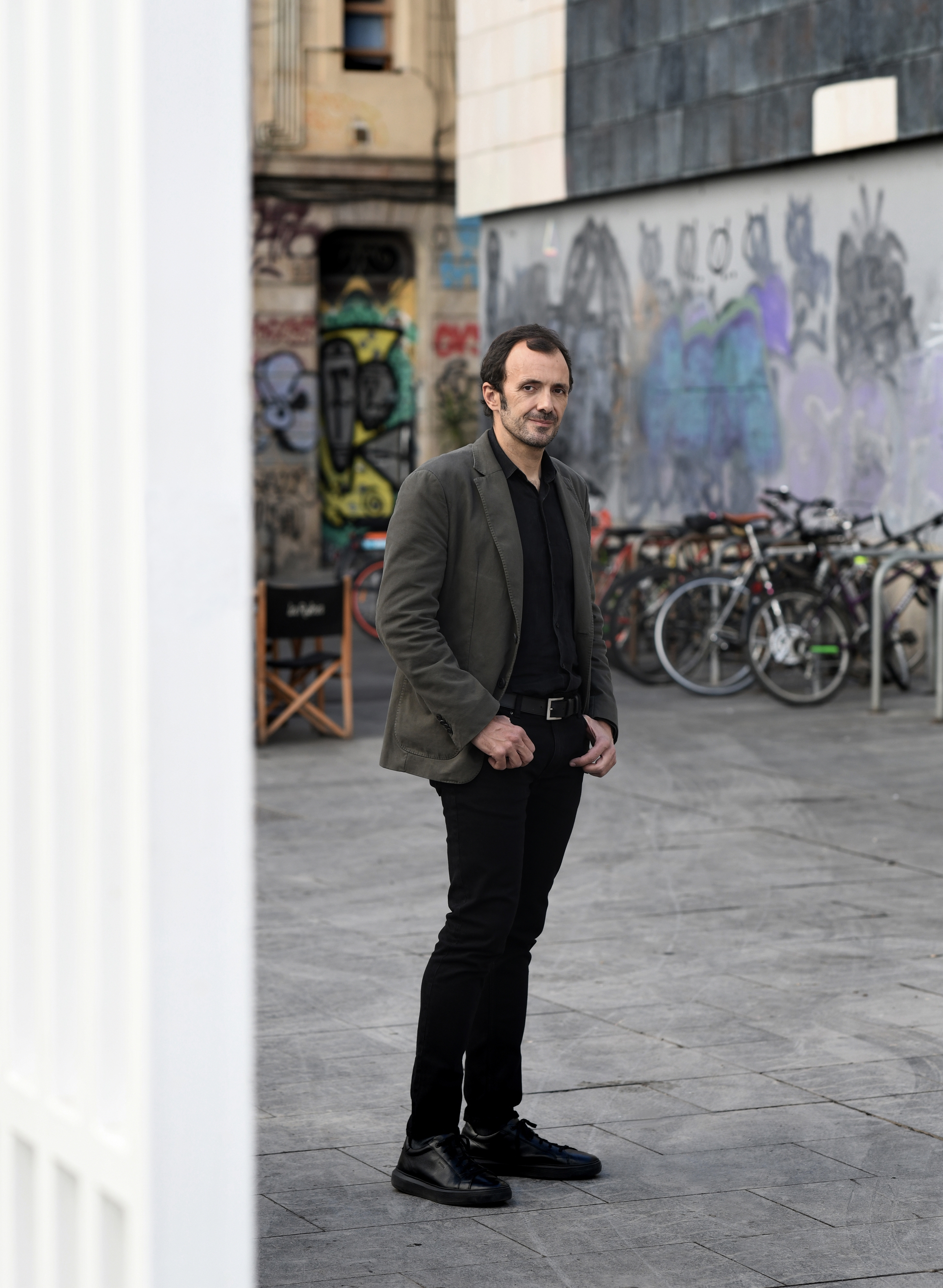 Isaac Rosa publica 'Las buenas noches' en Seix Barral, una novela sobre insomnio y crisis existencial.